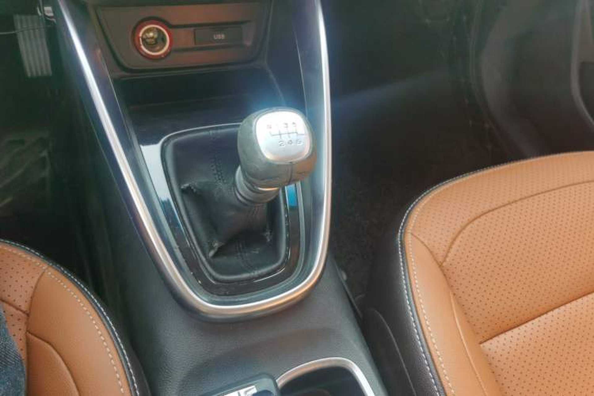 Used Baojun 510 2017 1.5L Manual Luxury Model Gear Lever