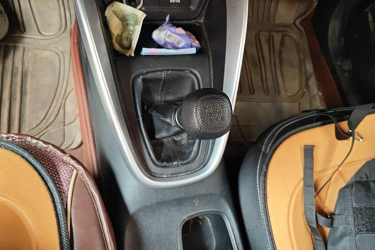 Used Baojun 510 2017 1.5L manual Comfort trim Gear Lever