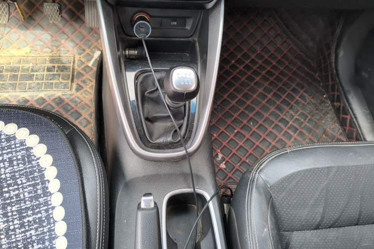 Used Baojun 510 2017 1.5L Manual Fashion Model Gear Lever