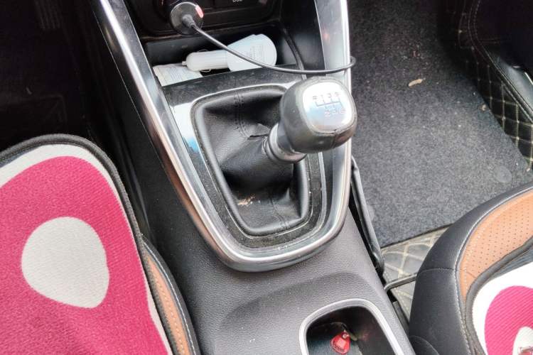 Used Baojun 510 2017 1.5L Manual Luxury Model Gear Lever