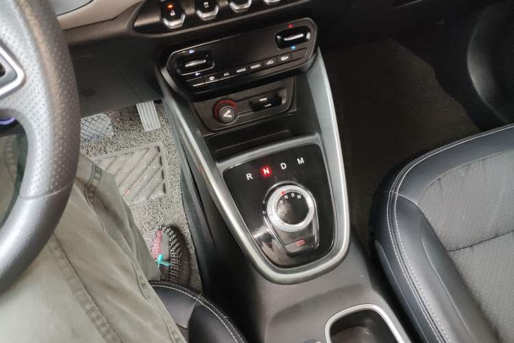 Used Baojun 510 2017 1.5L Automatic Fashion Model Gear Lever