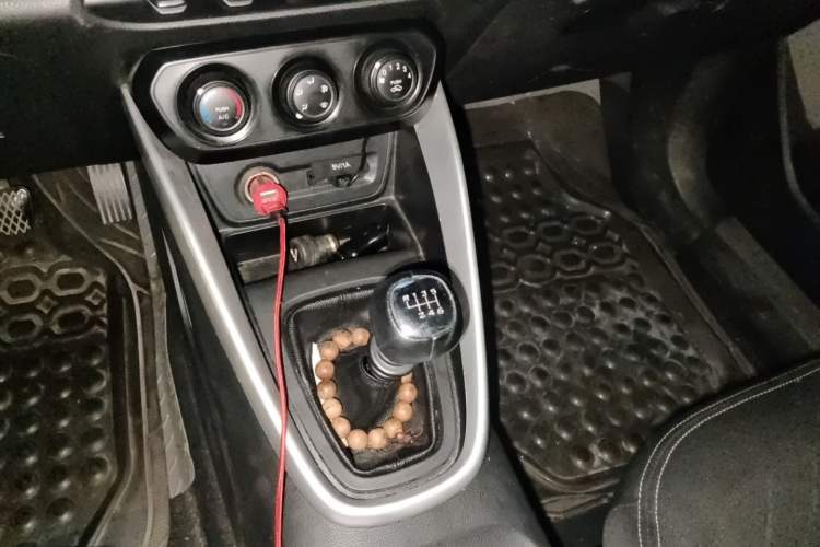 Used Baojun 510 2017 1.5L manual Comfort trim Gear Lever