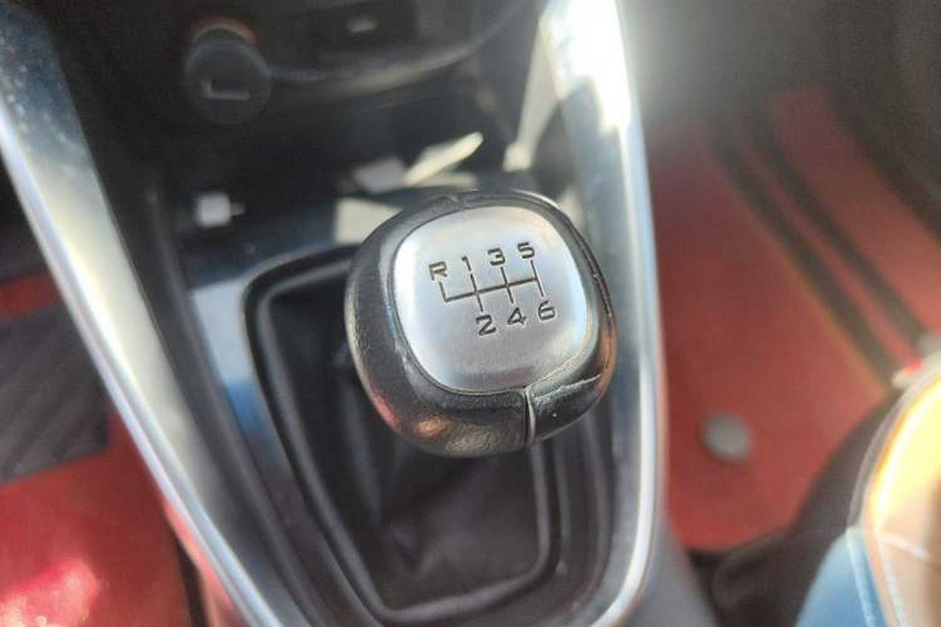 Used Baojun 510 2017 1.5L Manual Luxury Model Gear Lever