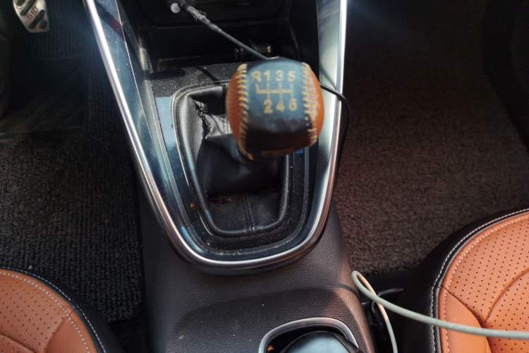 Used Baojun 510 2017 1.5L Manual Luxury Model Gear Lever