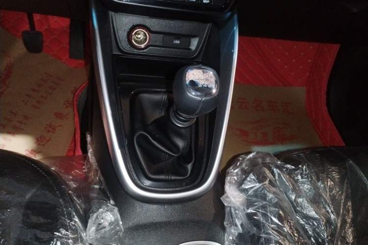 Used Baojun 510 2017 1.5L Manual Fashion Model Gear Lever
