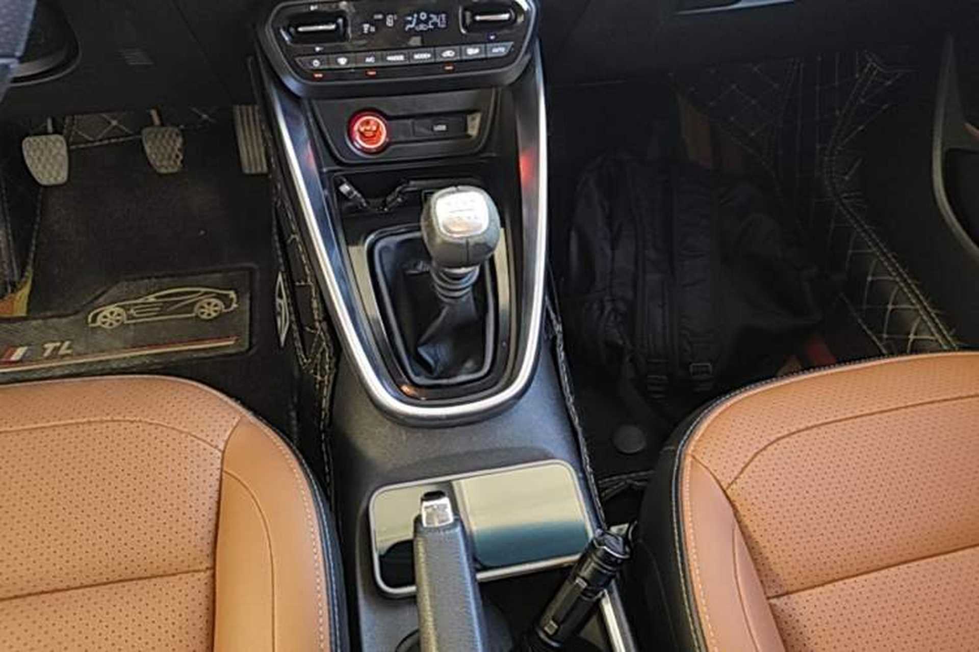 Used Baojun 510 2017 1.5L Manual Luxury Model Gear Lever