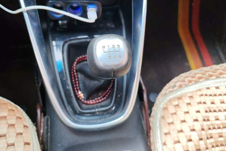 Used Baojun 510 2017 1.5L Manual Luxury Model Gear Lever