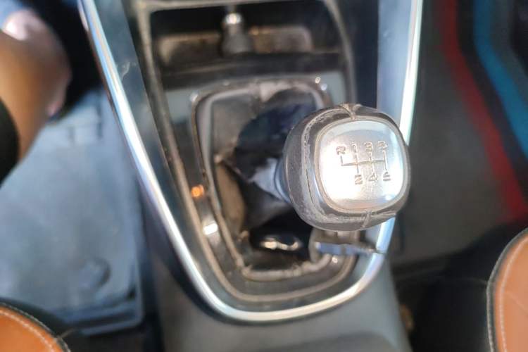 Used Baojun 510 2017 1.5L Manual Luxury Model Gear Lever