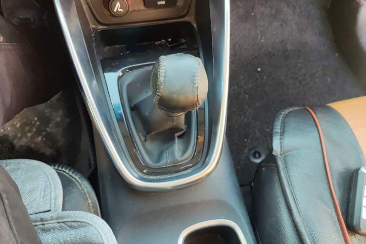 Used Baojun 510 2017 1.5L Manual Luxury Model Gear Lever