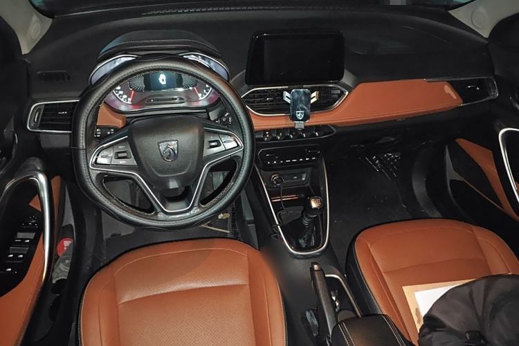 Used Baojun 510 2017 1.5L Manual Luxury Model Interior 2