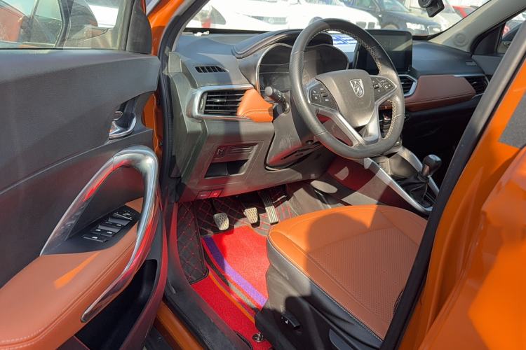Used Baojun 510 2017 1.5L Manual Luxury Model Interior 2