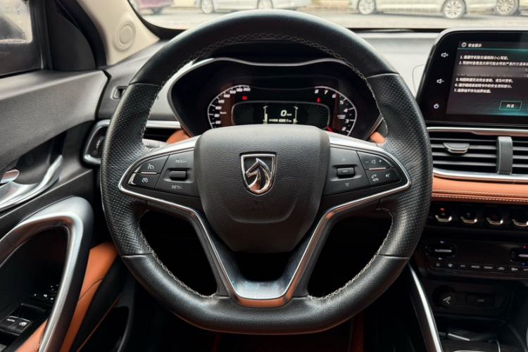 Used Baojun 510 2017 1.5L Manual Luxury Model Interior 3