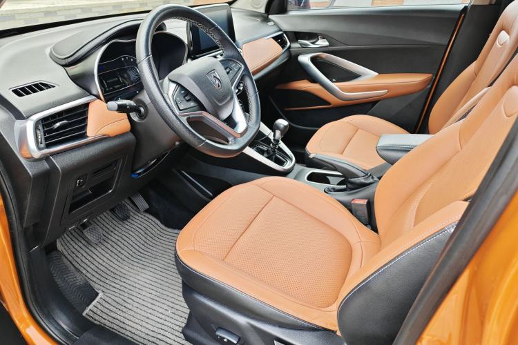 Used Baojun 510 2017 1.5L Manual Luxury Model Interior 3