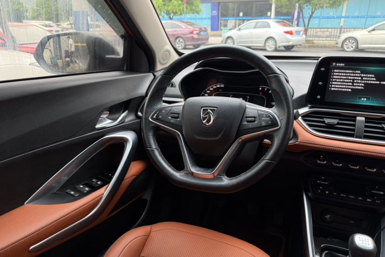 Used Baojun 510 2017 1.5L Manual Luxury Model Interior 4