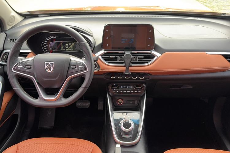 Used Baojun 510 2017 1.5L Automatic Luxury Model Interior 5