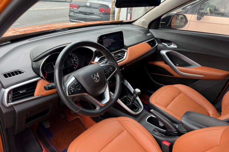 Used Baojun 510 2017 1.5L Manual Luxury Model Interior 5
