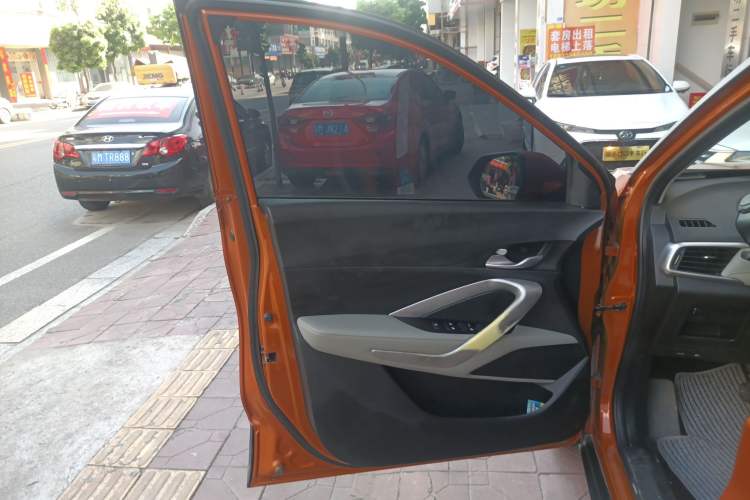 Used Baojun 510 2017 1.5L Automatic Fashion Model Left Front Door Interior