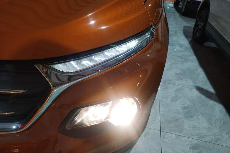 Used Baojun 510 2017 1.5L Manual Fashion Model Left Front Headlight