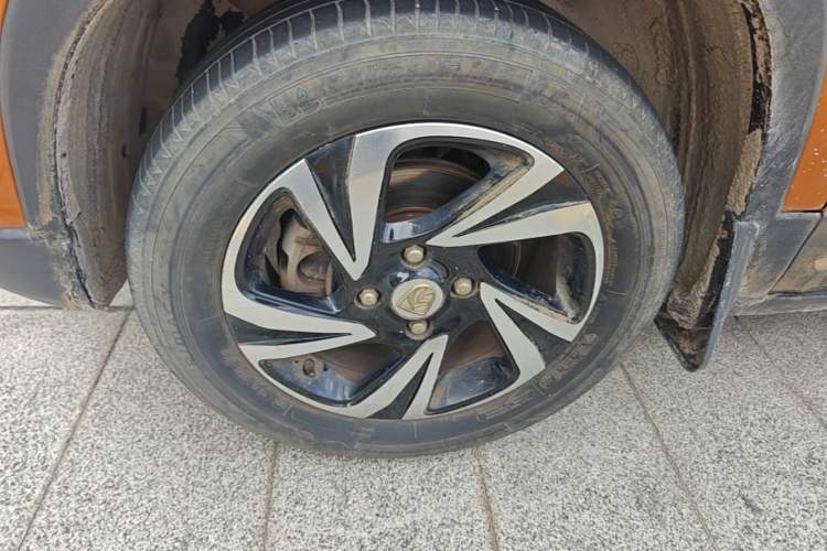 Used Baojun 510 2017 1.5L Automatic Luxury Model Left Front Wheel Hub