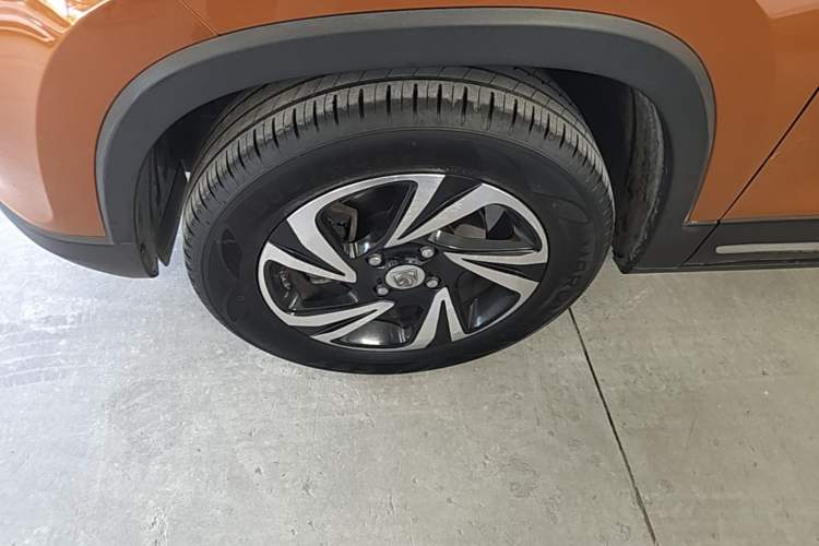 Used Baojun 510 2017 1.5L Manual Luxury Model Left Front Wheel Hub