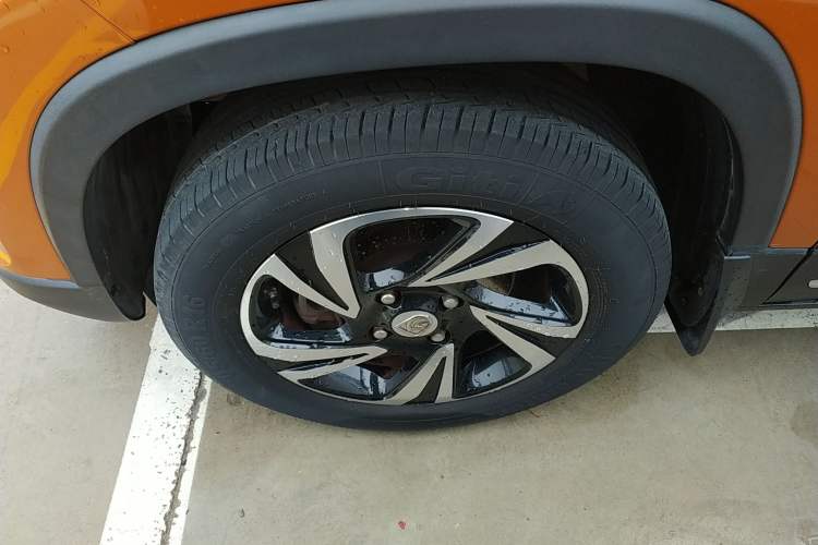 Used Baojun 510 2017 1.5L Automatic Luxury Model Left Front Wheel Hub