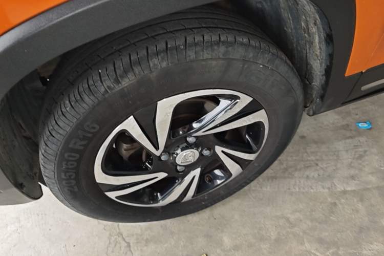 Used Baojun 510 2017 1.5L Manual Luxury Model Left Front Wheel Hub