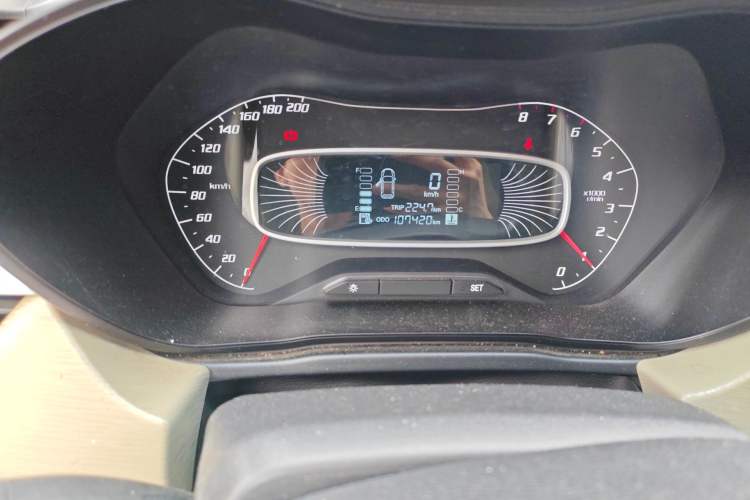 Used Baojun 510 2017 1.5L manual Comfort trim Odometer Close Up