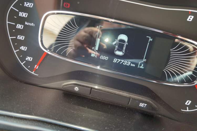 Used Baojun 510 2017 1.5L Manual Luxury Model Odometer Close Up