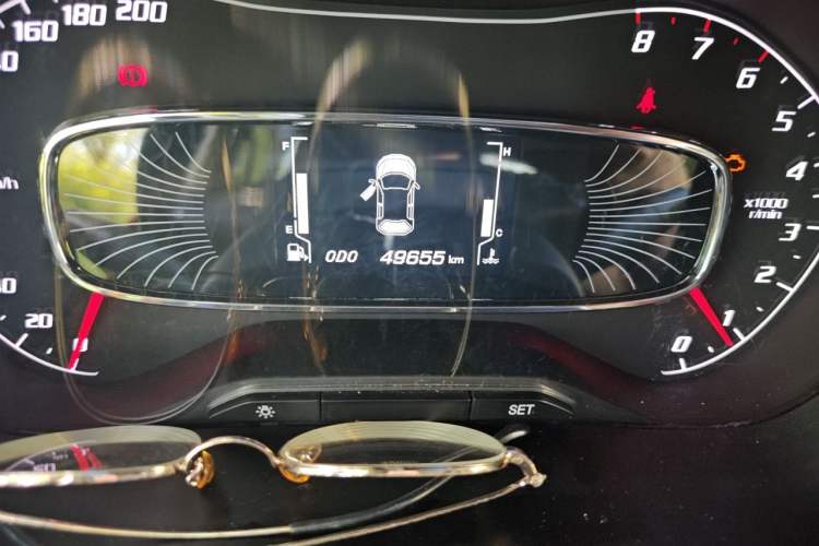 Used Baojun 510 2017 1.5L Manual Luxury Model Odometer Close Up