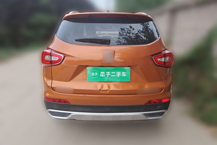 Used Baojun 510 2017 1.5L manual Comfort trim Rear