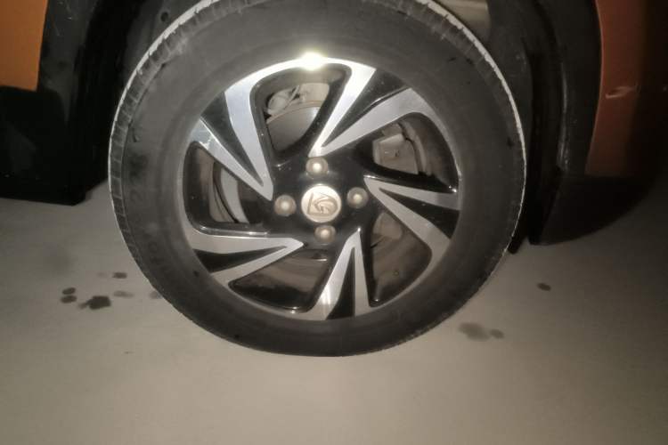 Used Baojun 510 2017 1.5L Manual Luxury Model Right Front Wheel Hub