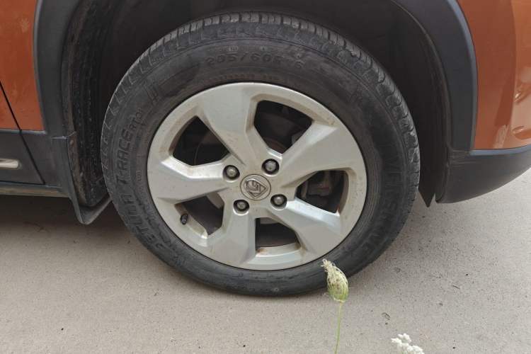 Used Baojun 510 2017 1.5L manual Comfort trim Right Front Wheel Hub