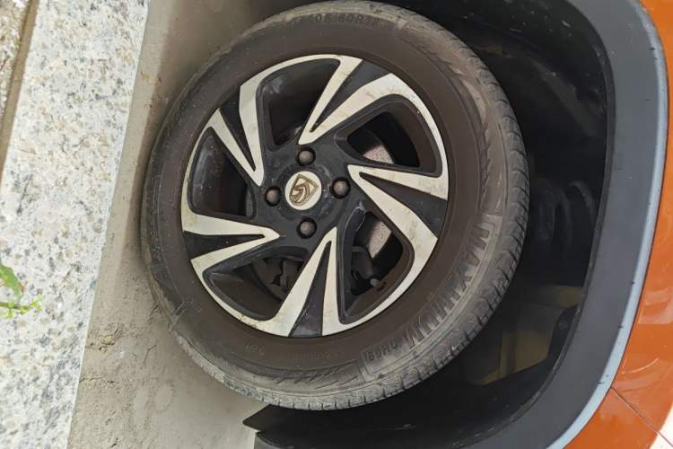 Used Baojun 510 2017 1.5L manual Comfort trim Right Front Wheel Hub