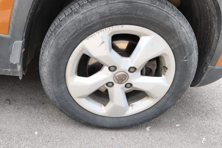 Used Baojun 510 2017 1.5L Manual Fashion Model Right Front Wheel Hub