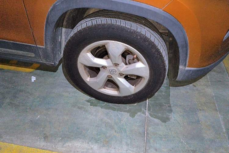 Used Baojun 510 2017 1.5L Automatic Fashion Model Right Front Wheel Hub