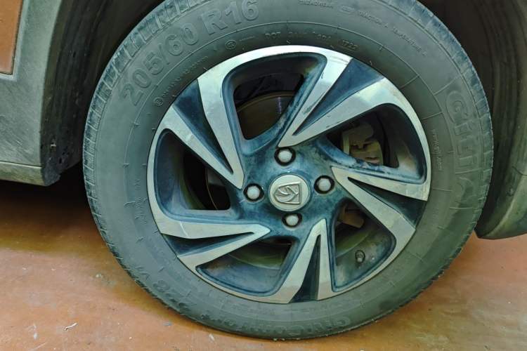 Used Baojun 510 2017 1.5L Manual Luxury Model Right Front Wheel Hub