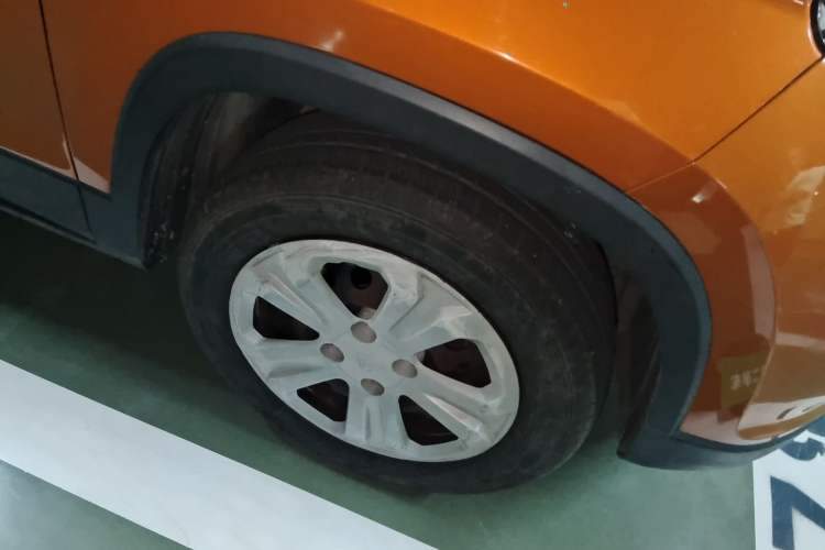 Used Baojun 510 2017 1.5L manual Comfort trim Right Front Wheel Hub