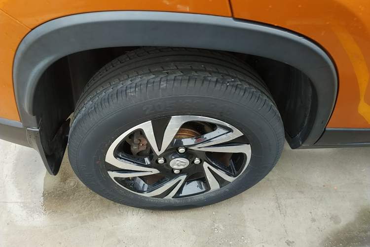Used Baojun 510 2017 1.5L Automatic Luxury Model Right Rear Wheel Hub