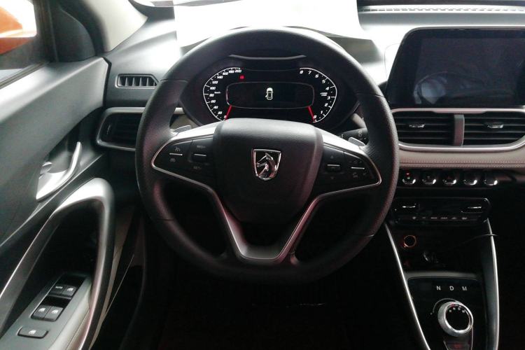 Used Baojun 510 2017 1.5L Automatic Fashion Model Steering Wheel