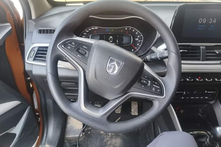 Used Baojun 510 2017 1.5L Manual Fashion Model Steering Wheel