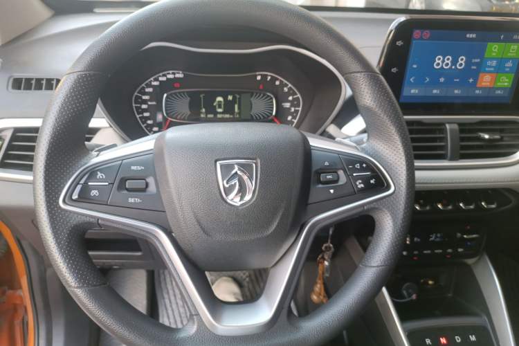 Used Baojun 510 2017 1.5L Automatic Fashion Model Steering Wheel