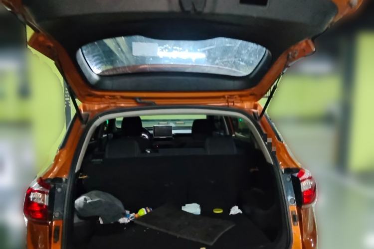 Used Baojun 510 2017 1.5L manual Comfort trim Trunk