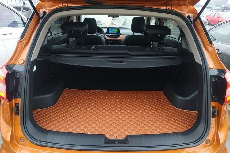 Used Baojun 510 2017 1.5L Automatic Luxury Model Trunk