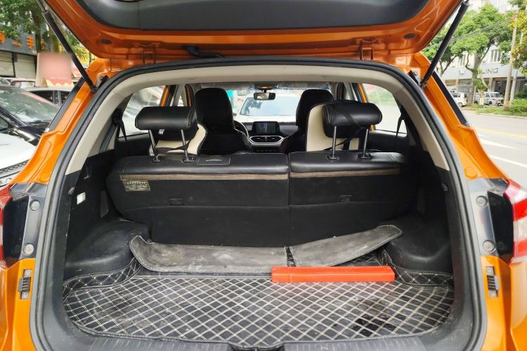 Used Baojun 510 2017 1.5L Automatic Fashion Model Trunk