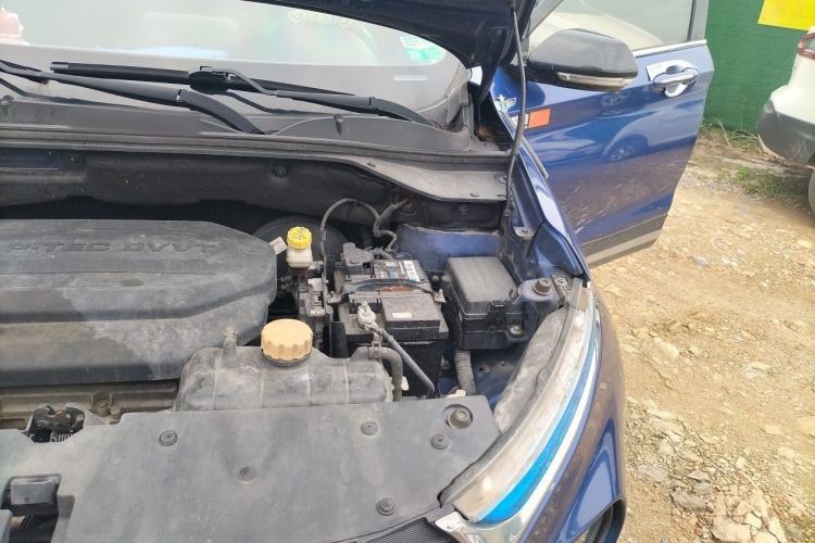 Used Baojun 510 2018 1.5L Automatic Anniversary Special Edition China V Engine Bay Left