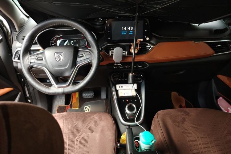 Used Baojun 510 2018 1.5L Automatic Anniversary Special Edition China V Center Console