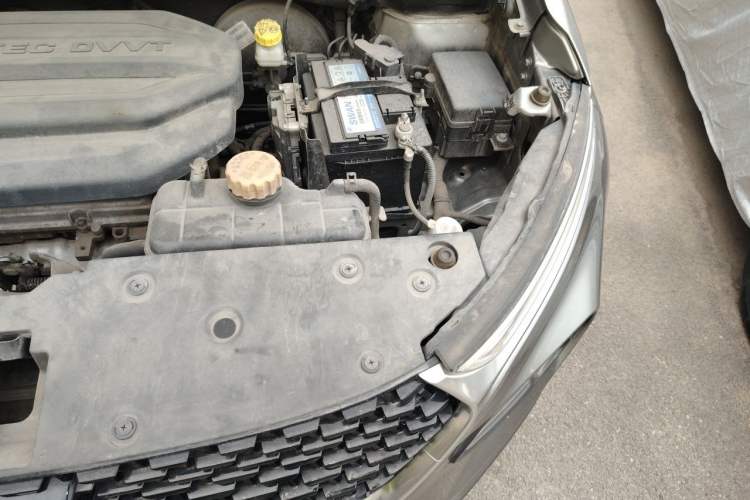 Used Baojun 510 2018 1.5L Automatic Anniversary Special Edition China V Engine Bay Left