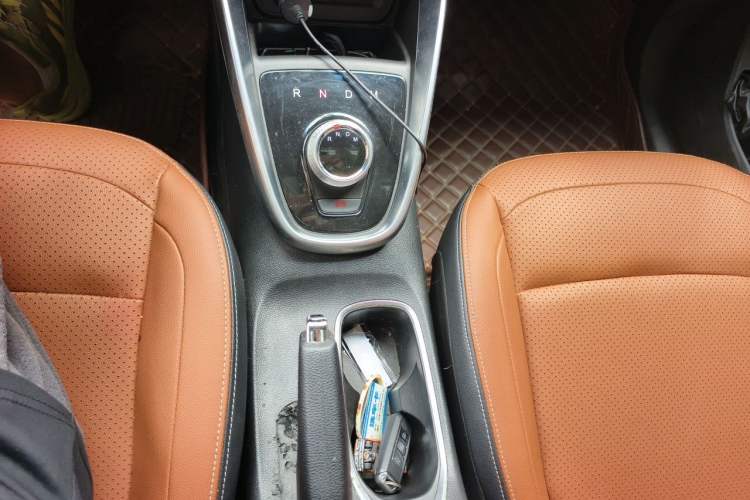 Used Baojun 510 2018 1.5L Automatic Anniversary Special Edition China V Gear Lever