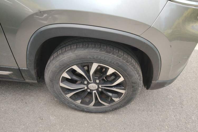 Used Baojun 510 2018 1.5L Automatic Anniversary Special Edition China V Right Front Wheel Hub