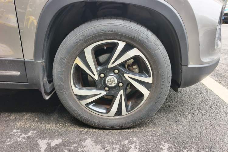 Used Baojun 510 2018 1.5L Automatic Anniversary Special Edition China V Right Front Wheel Hub
